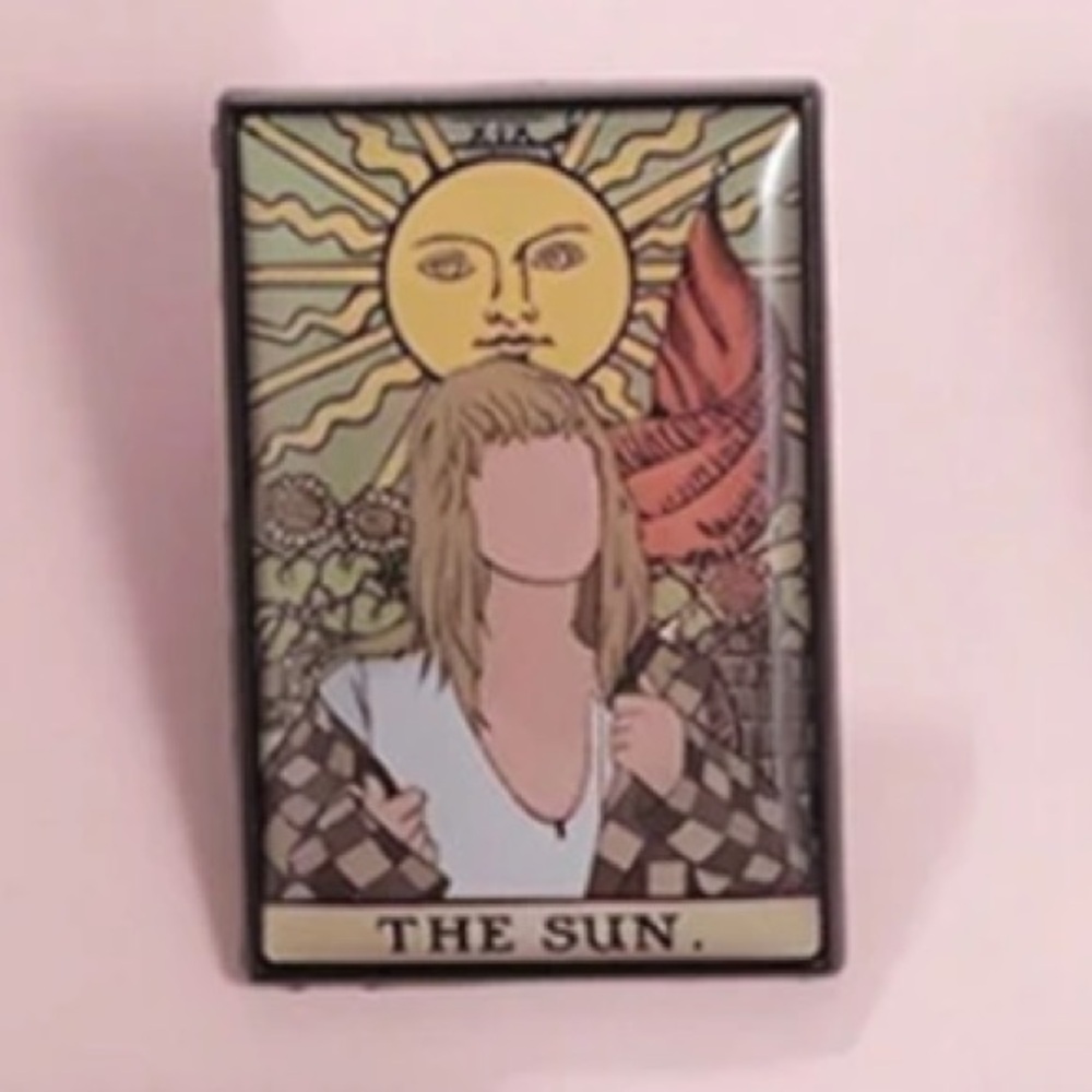 “THE SUN” TAYLOR SWIFT PIN TAROT TAYLOR PIN - THE SUN